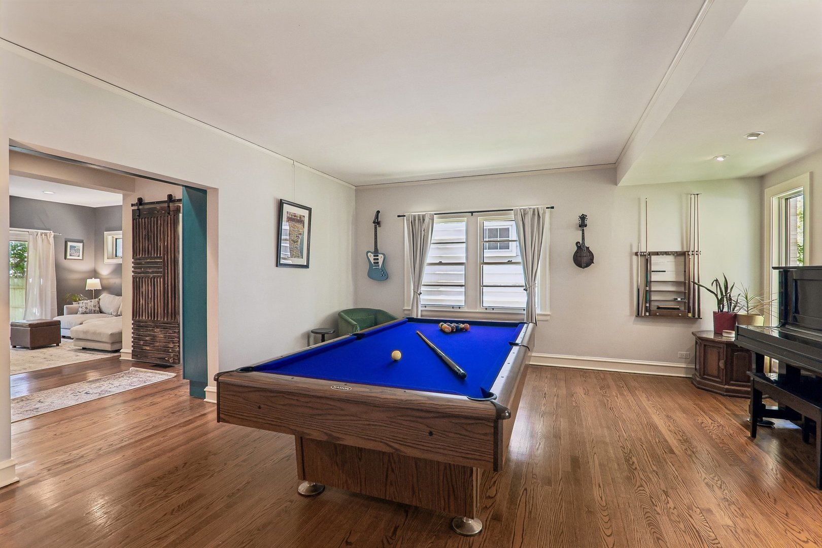 2724 Simpson Street Evanston, IL 60201 - Photo 4 of 38