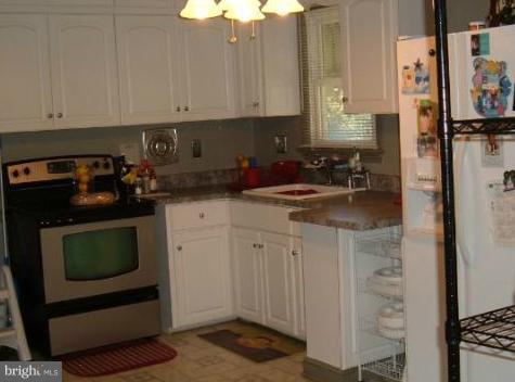 9308 Brandywine Road Clinton, MD 20735 - Photo 4 of 18 Kitchen