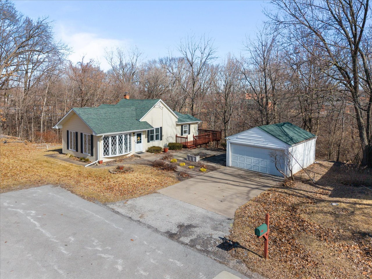 1440 45th Street Moline, IL 61265 - Photo 1 of 44
