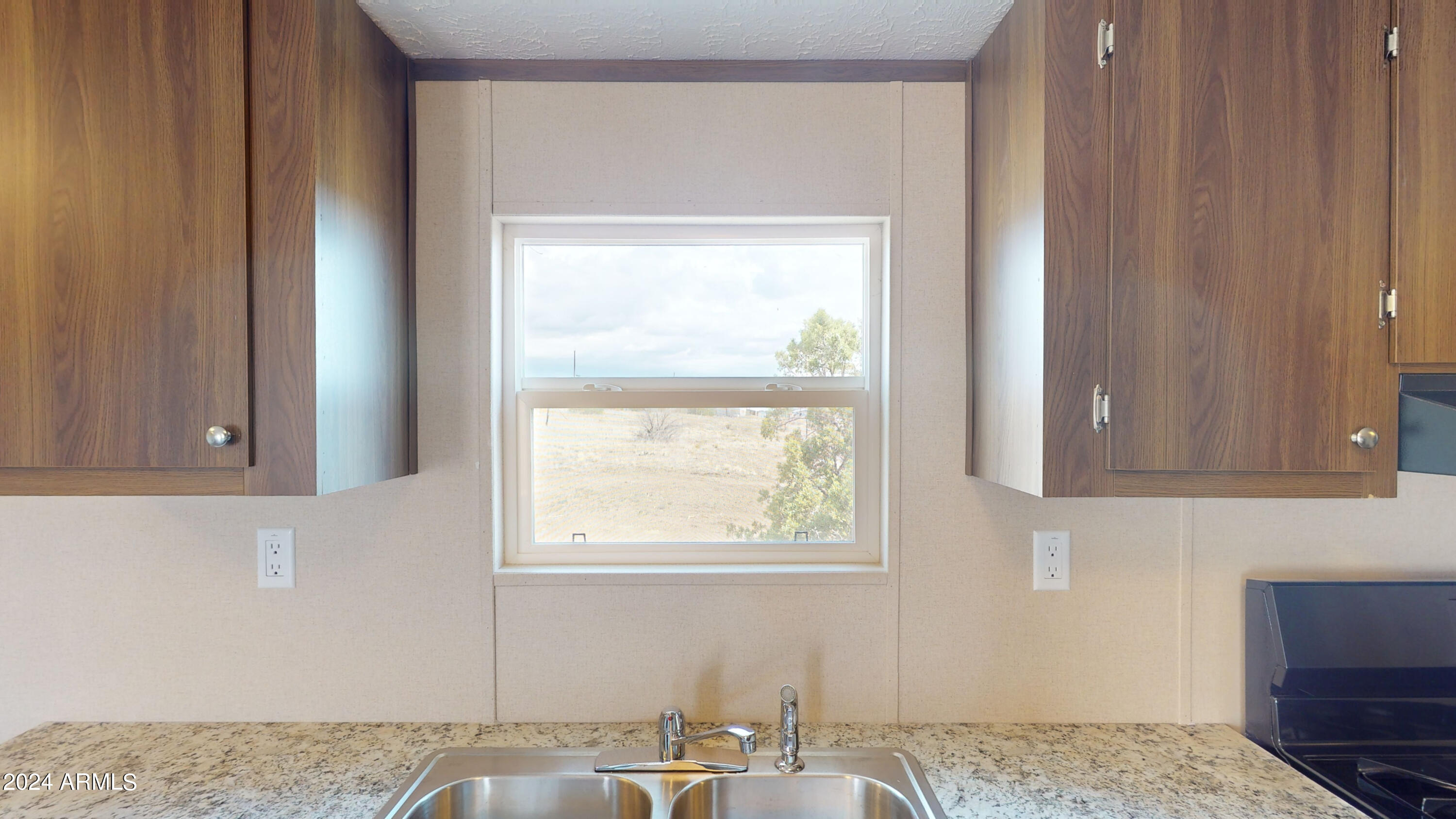 1780 Hereford Road Taylor, AZ 85939 - Photo 5 of 28 UTF-8''1720-Hereford-Rd-06272024_172100