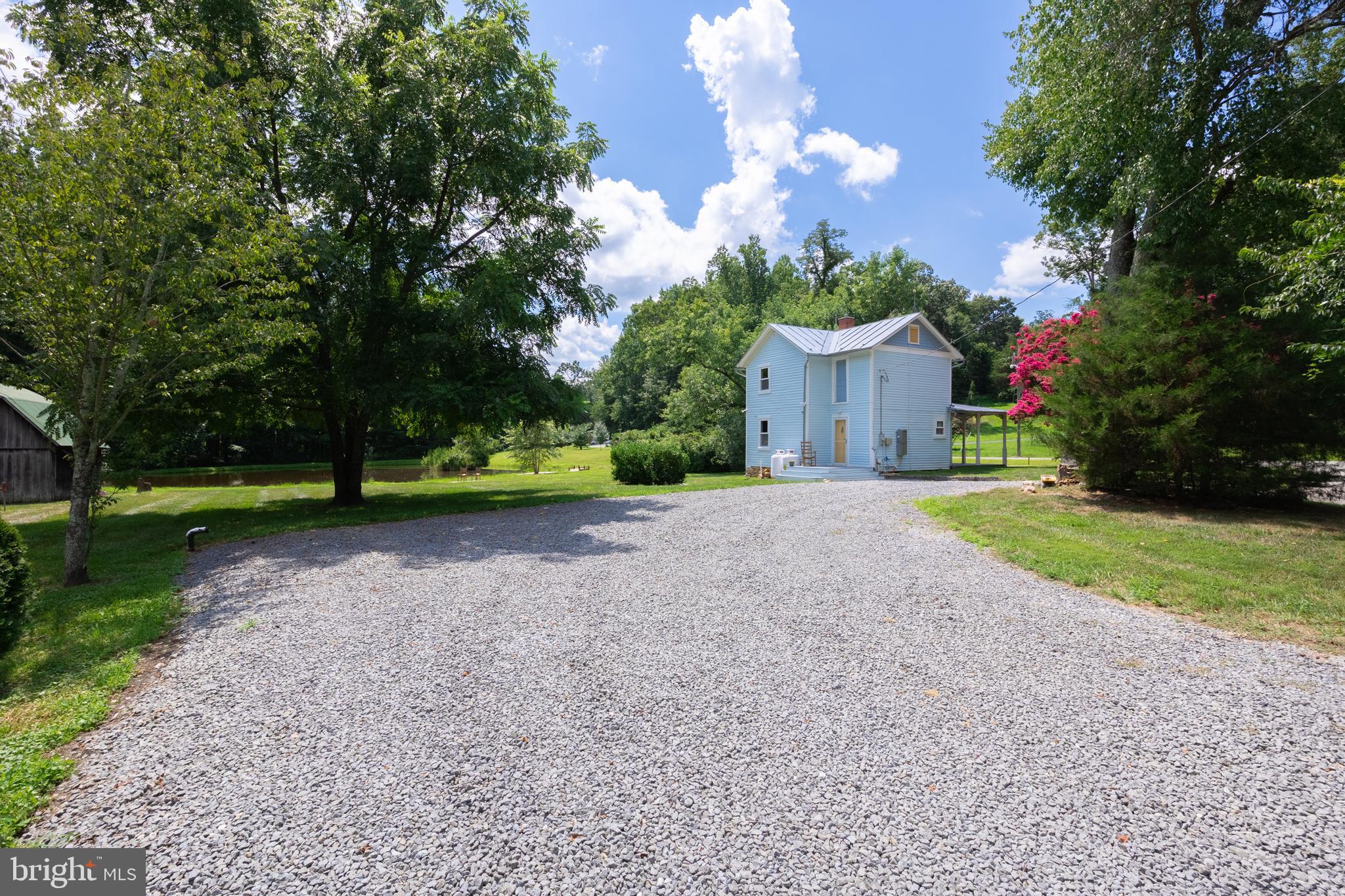 24060 New Mountain Road Aldie, VA 20105 - Photo 52 of 57 Circular driveway offers plenty of parking