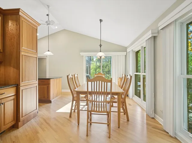 $995,000 | 205 Bradford Court, Lake Bluff, IL 60044