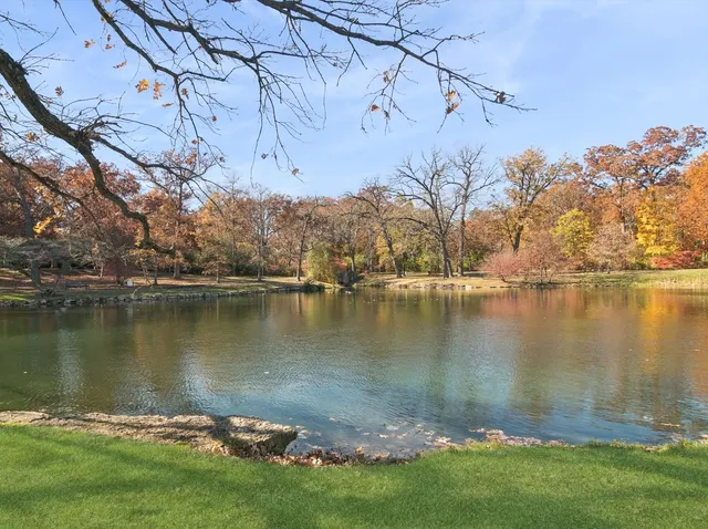 $995,000 | 205 Bradford Court, Lake Bluff, IL 60044