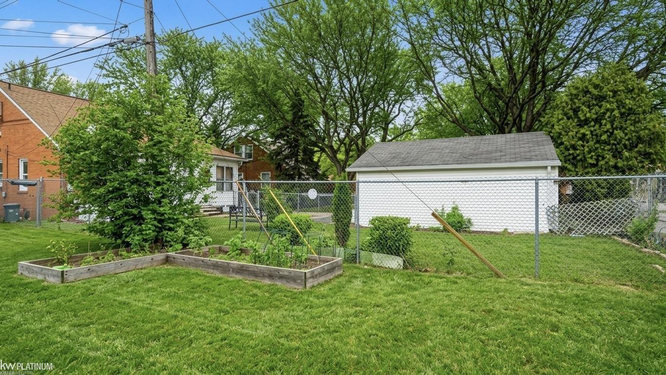 1120 Vernier Road Grosse Pointe Woods, MI 48236 - Photo 31 of 32