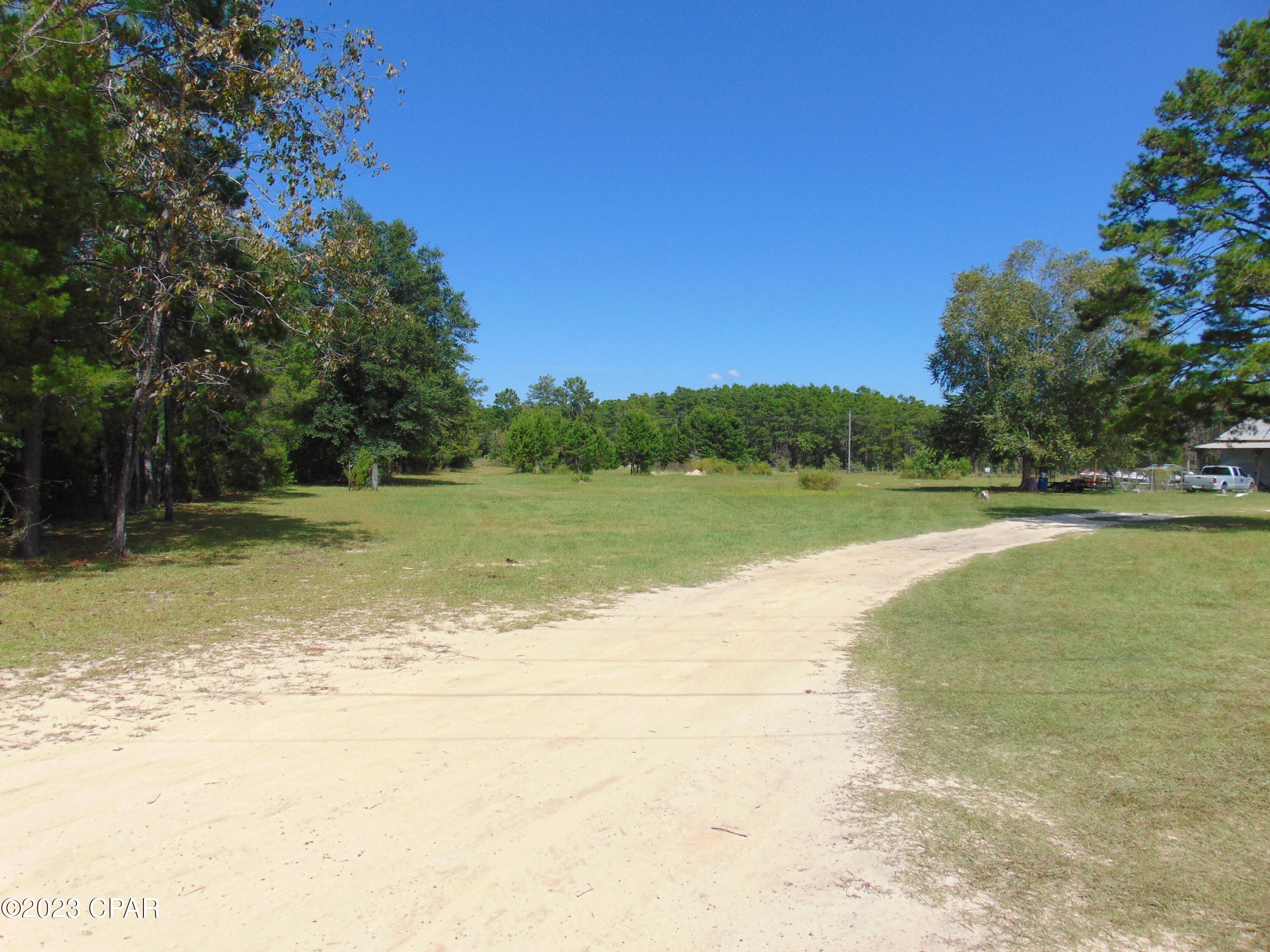 1305 Spikes Road Southport, FL 32409 - Photo 8 of 27 Gallery Image 8