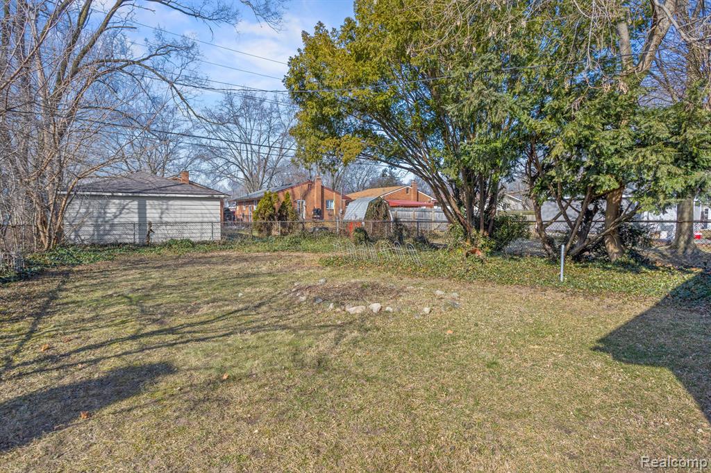 19653 Rensellor Street Livonia, MI 48152 - Photo 5 of 23