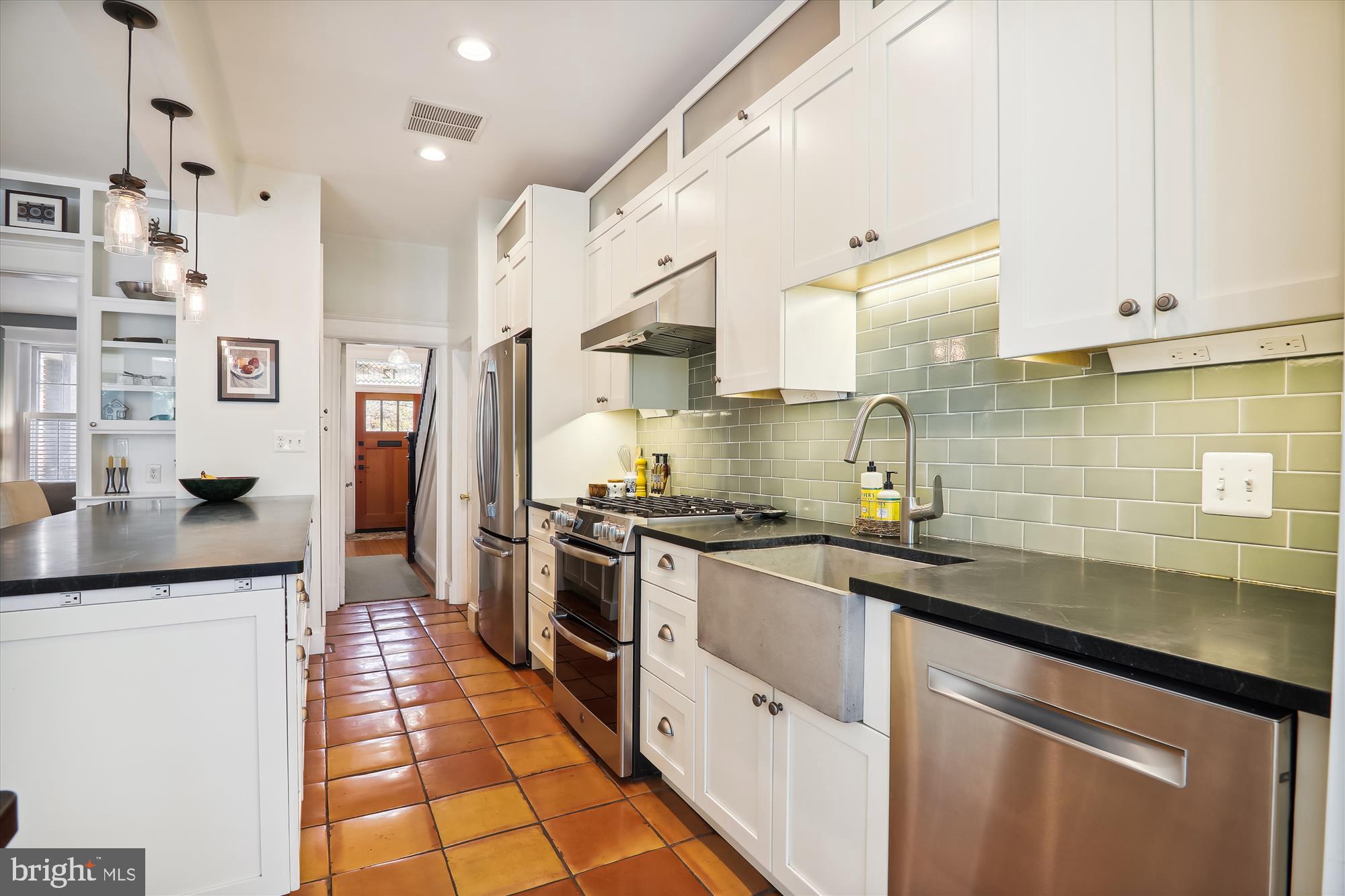 12 8th Street Northeast Washington, DC 20002 - Photo 15 of 56 Custom kitchen