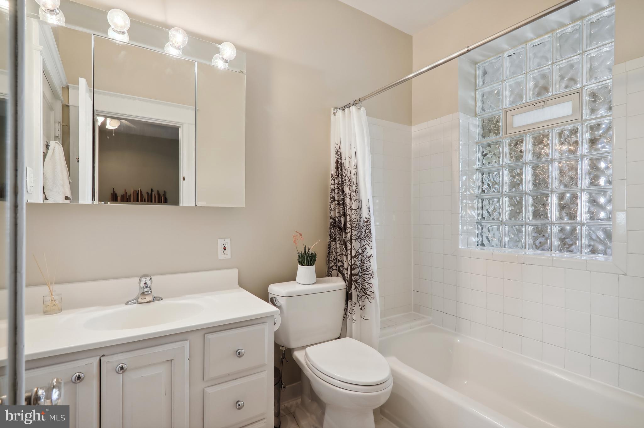 12 8th Street Northeast Washington, DC 20002 - Photo 36 of 56 Let there be light!