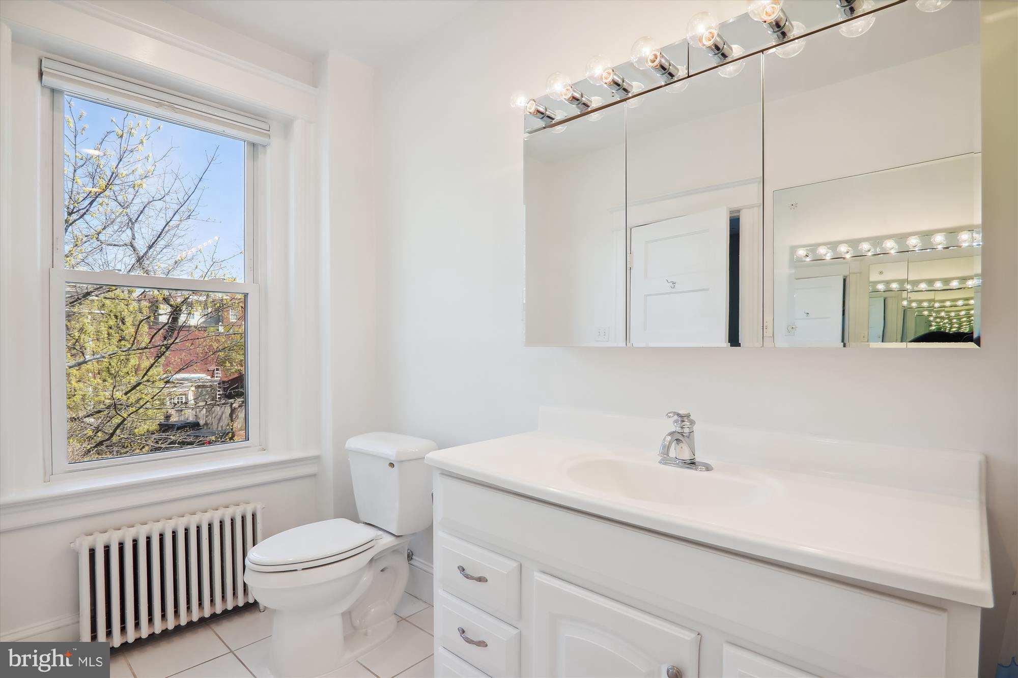 12 8th Street Northeast Washington, DC 20002 - Photo 40 of 56 2nd En-suite