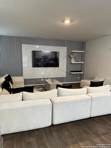 $2,095 | 9603 Lowline Bridge, San Antonio, TX 78254