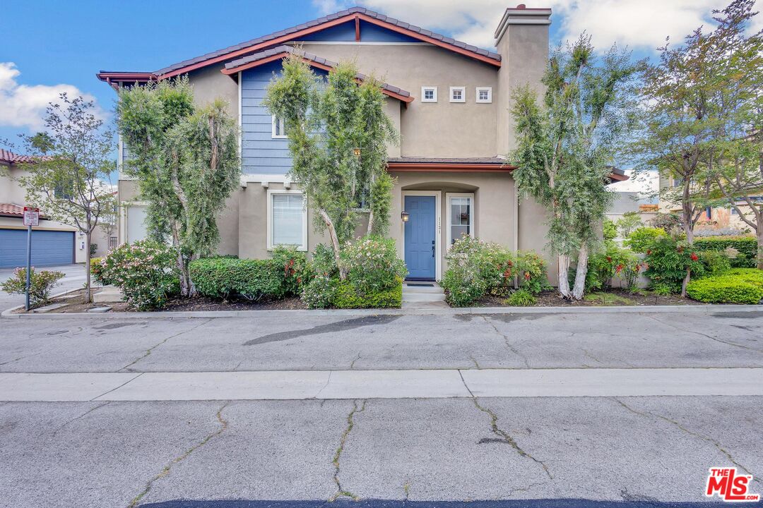 1131 Rosewalk Way Pasadena, CA 91103 - Photo 2 of 42 a front view of house with yard