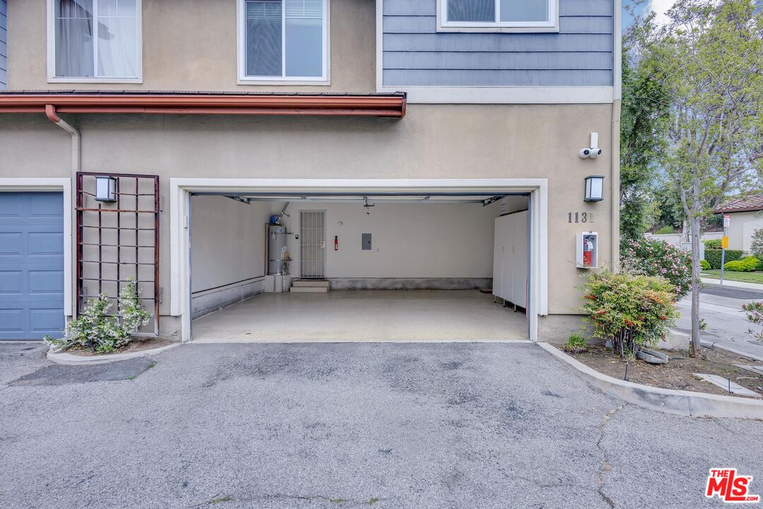 1131 Rosewalk Way Pasadena, CA 91103 - Photo 40 of 42 a view of room with window