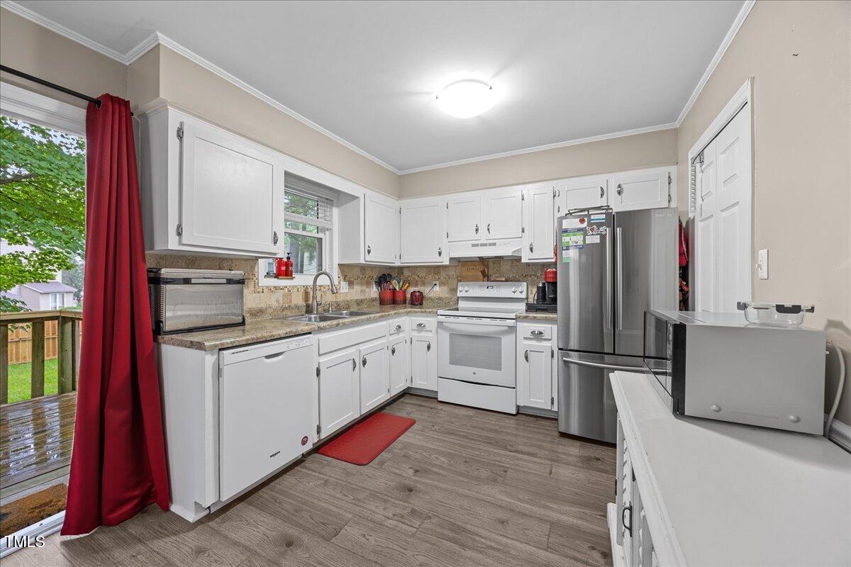 151 Lake Pine Drive Cary, NC 27511 - Photo 8 of 19 12-2A1A4233