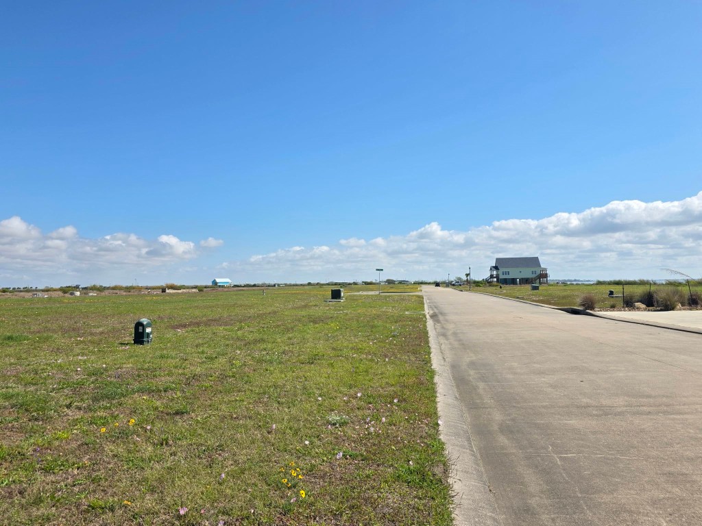 3210 Bay Rdg Drive Palacios, TX 77465 - Photo 9 of 18 a view of an ocean and city