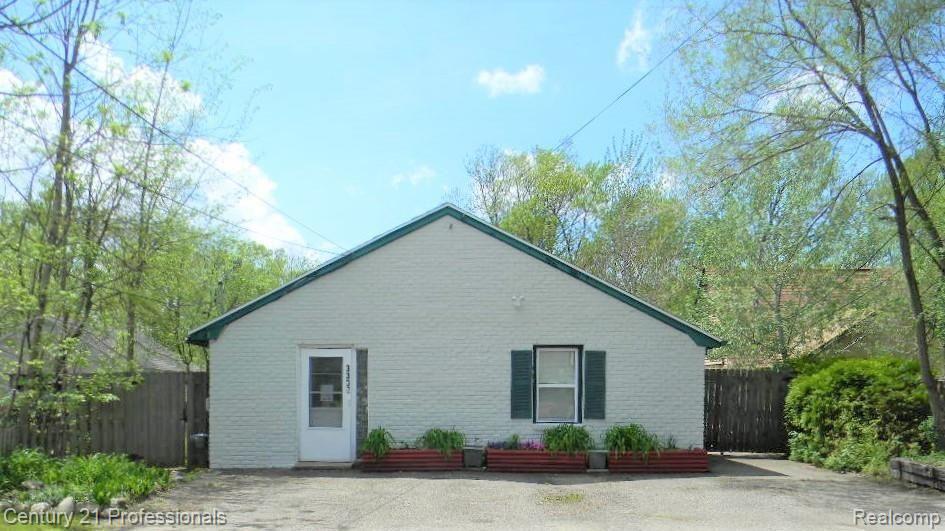 3300 Crooks Road Rochester, MI 48309 - Photo 1 of 19 This Awesome ranch is waiting for you.....