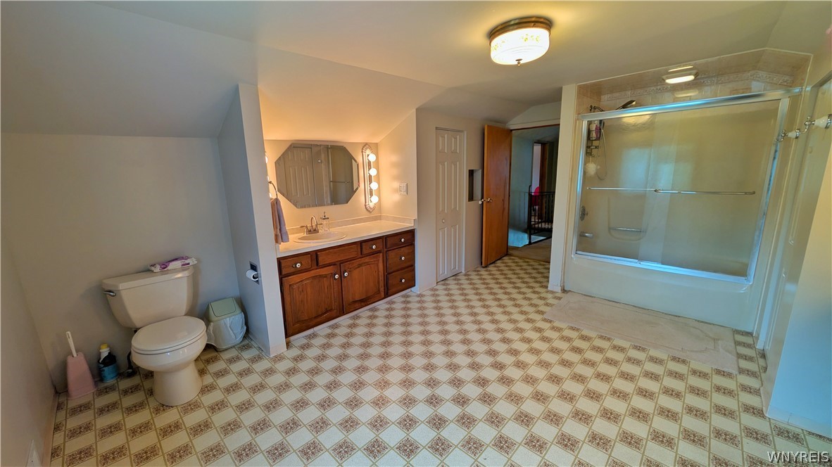 80-82 Covington Street Perry, NY 14530 - Photo 16 of 41 Full Bathroom