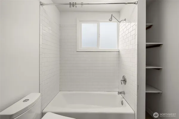 $1,088,000 | 950 North 86th Street, Seattle, WA 98103