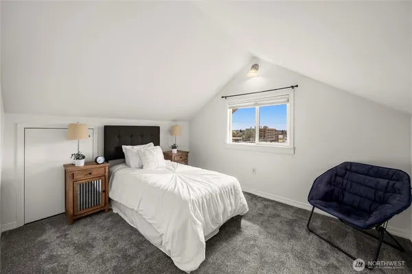 $1,088,000 | 950 North 86th Street, Seattle, WA 98103