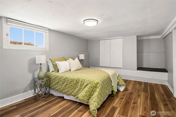 $1,088,000 | 950 North 86th Street, Seattle, WA 98103