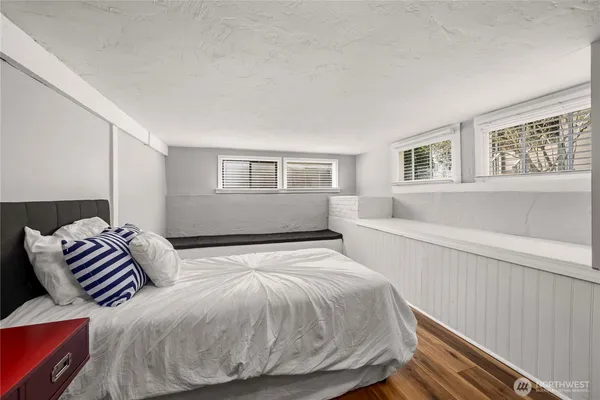 $1,088,000 | 950 North 86th Street, Seattle, WA 98103