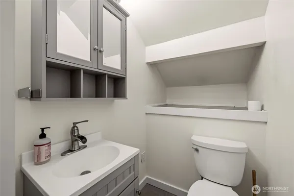$1,088,000 | 950 North 86th Street, Seattle, WA 98103