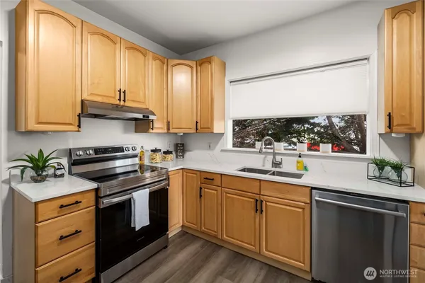 $1,088,000 | 950 North 86th Street, Seattle, WA 98103