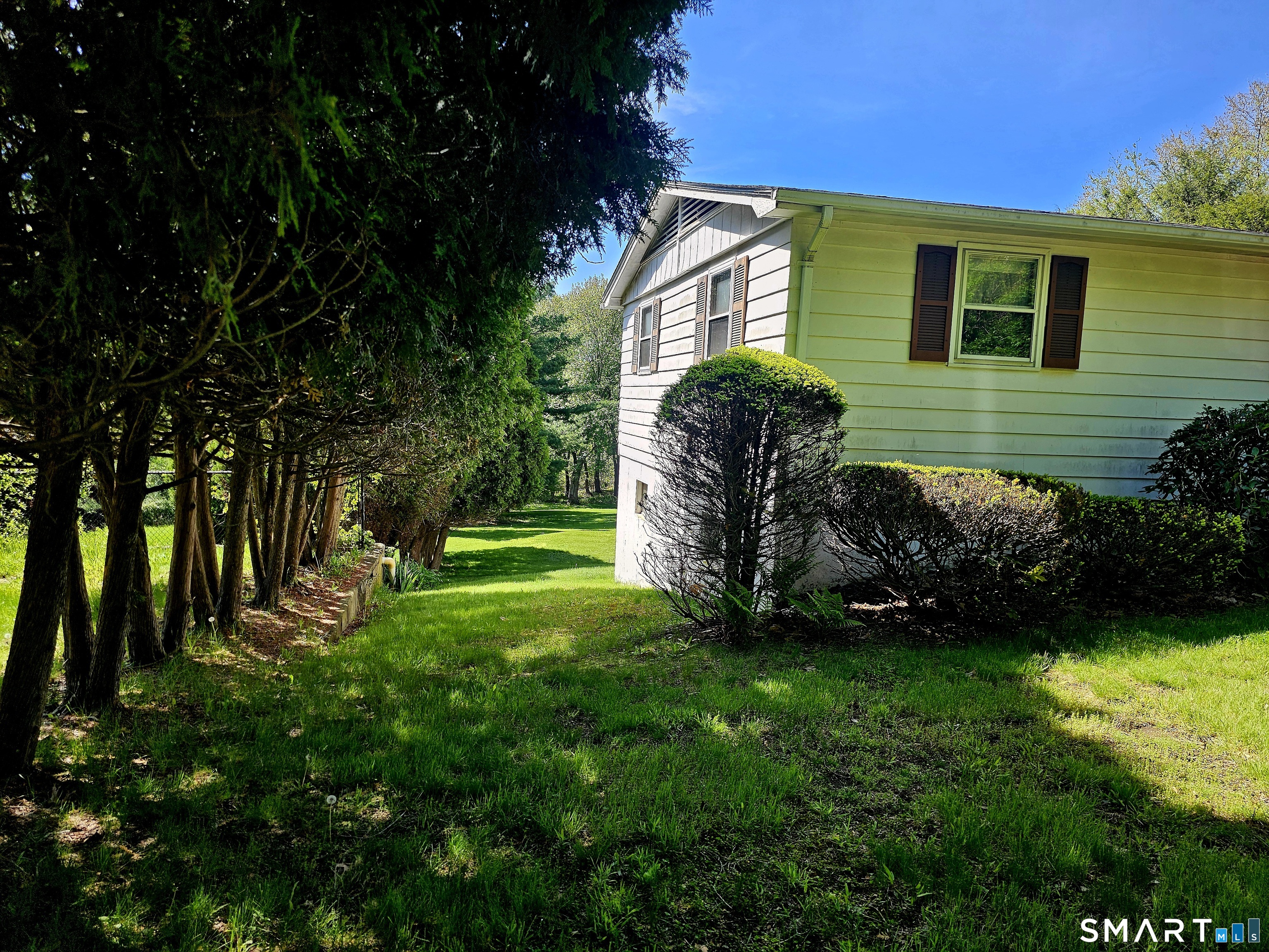 345 Harland Road Norwich, CT 06360 - Photo 4 of 21