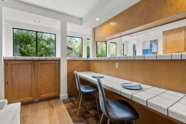 $1,450,000 | 6425 Zinn Drive, Oakland, CA 94611