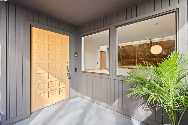 $1,450,000 | 6425 Zinn Drive, Oakland, CA 94611