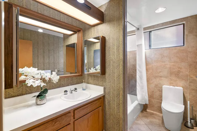 $1,450,000 | 6425 Zinn Drive, Oakland, CA 94611