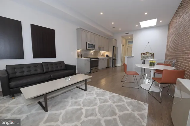 $3,450 | 416 A Street Southeast, Unit 3, Washington, DC 20003