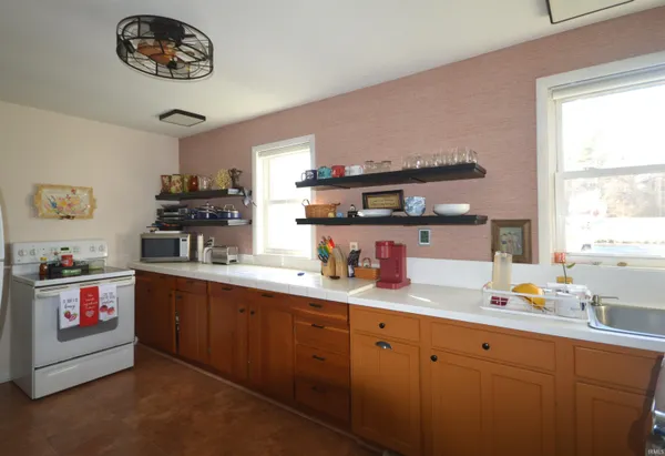 $460,000 | 4669 North Underwood Road, Walkerton, IN 46574