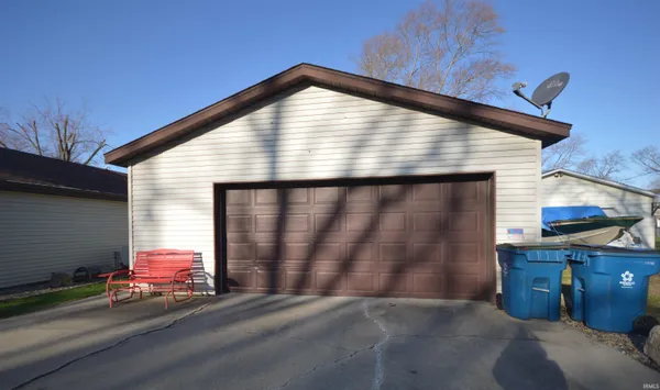 $460,000 | 4669 North Underwood Road, Walkerton, IN 46574