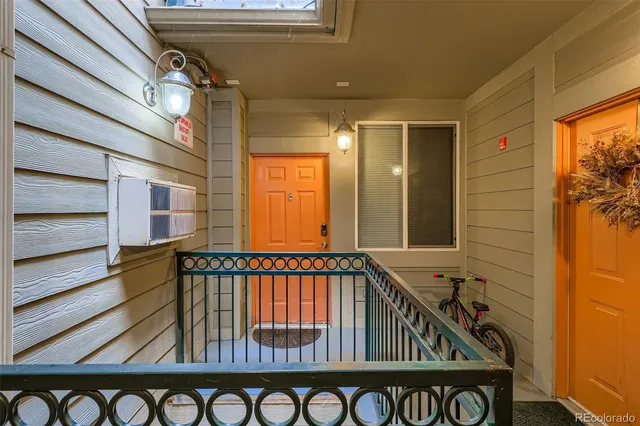 $2,000 | 1705 North Gaylord Street, Unit 205, Denver, CO 80206