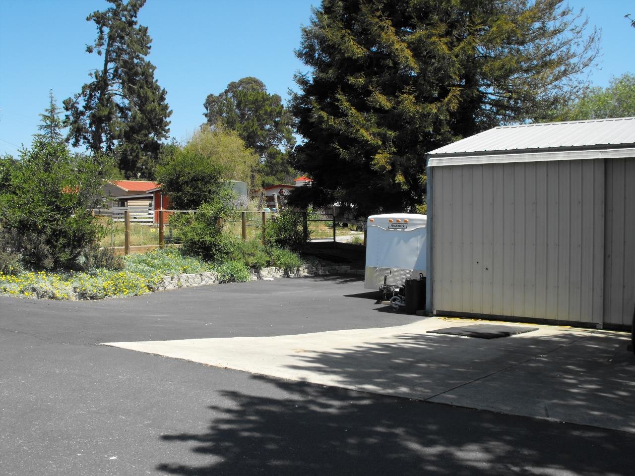17958 Pesante Road Salinas, CA 93907 - Photo 5 of 41 Gallery Image 5