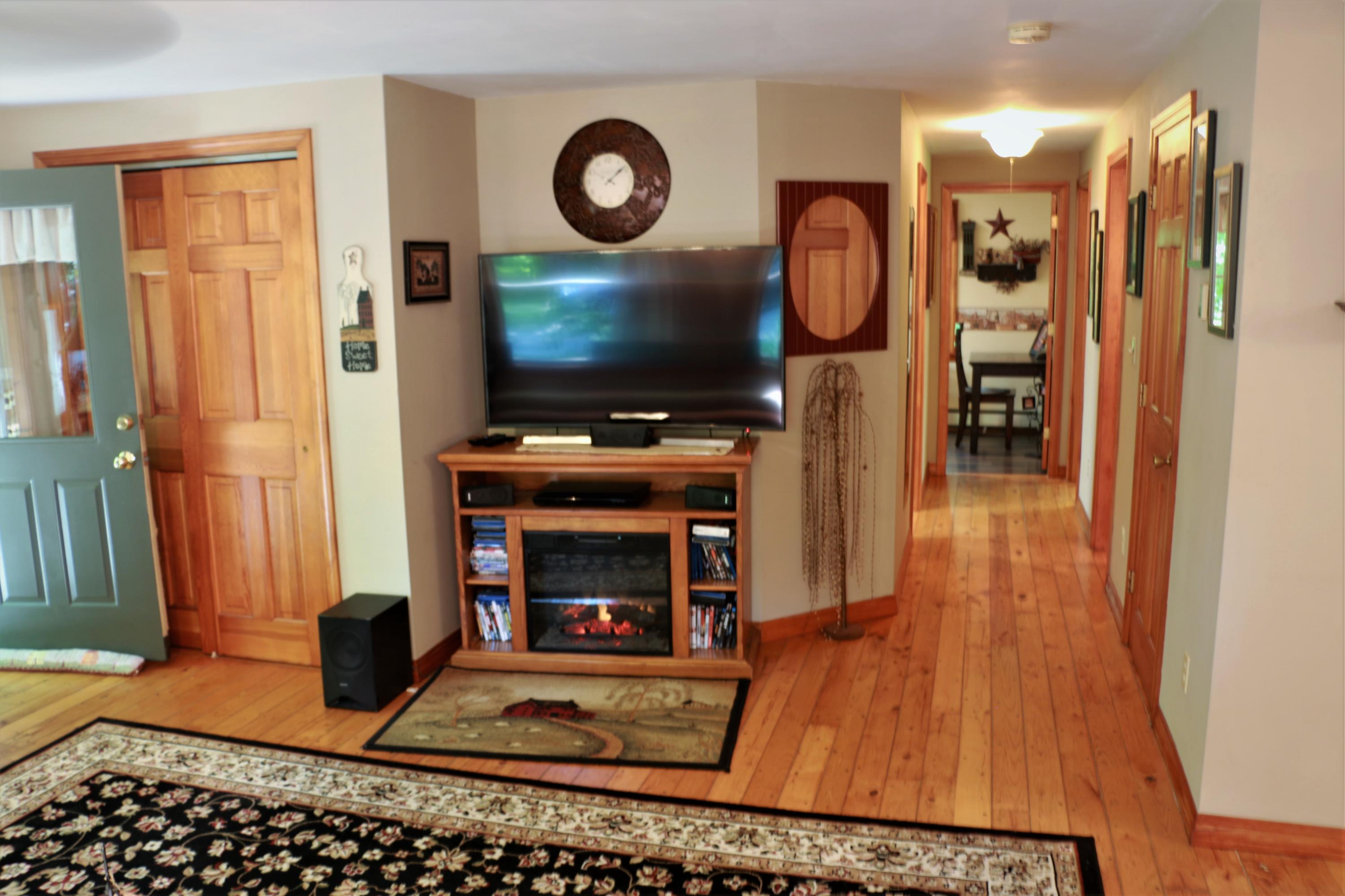 31 Thorofare Road Richmond, ME 04357 - Photo 19 of 25 Hallway