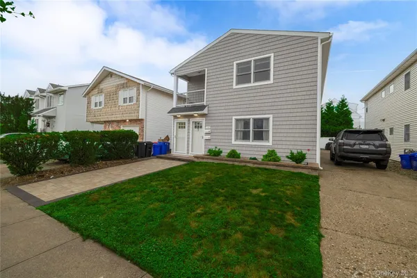 $4,200 | 542 East Pine Street, Unit UPPR, Long Beach, NY 11561