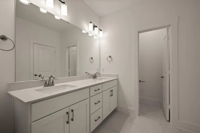 $269,990 | 1105 Carnation Drive, Crowley, TX 76036