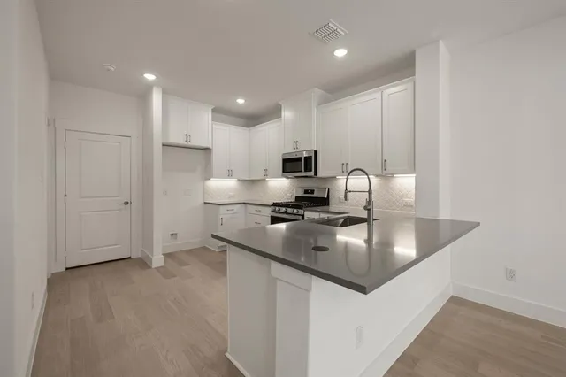 $269,990 | 1105 Carnation Drive, Crowley, TX 76036