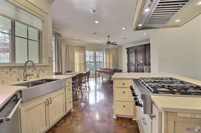 $775,000 | 7470 Sevenoaks Avenue, Baton Rouge, LA 70806