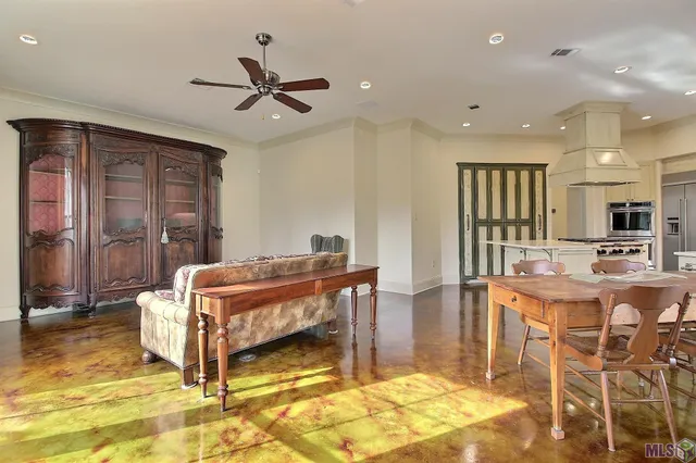 $775,000 | 7470 Sevenoaks Avenue, Baton Rouge, LA 70806