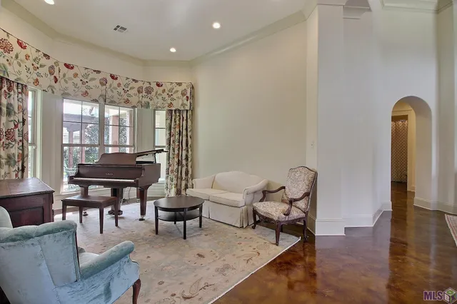 $775,000 | 7470 Sevenoaks Avenue, Baton Rouge, LA 70806