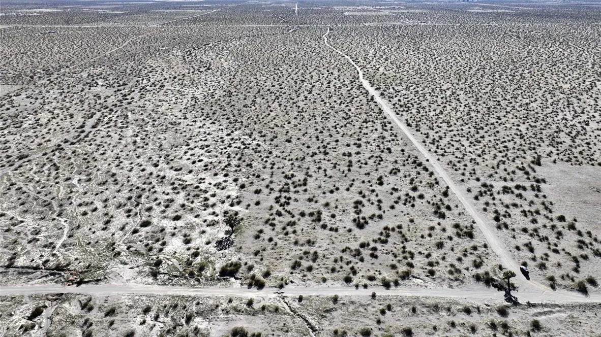 179940 Johnson Road Phelan, CA 92371 - Photo 2 of 14 a view of a bathroom