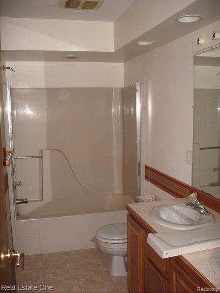 11504 Dexter-Pinckney Road Pinckney, MI 48169 - Photo 22 of 25 Lower Bath