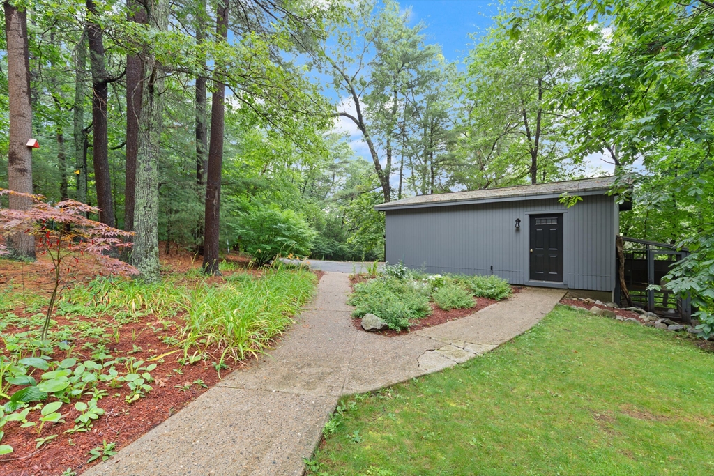 37 Alden Road Wayland, MA 01778 - Photo 5 of 42