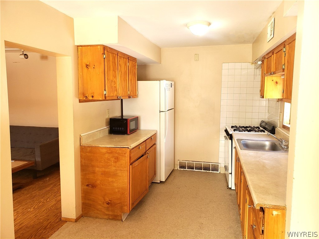 91 Springville Avenue Amherst, NY 14226 - Photo 6 of 12