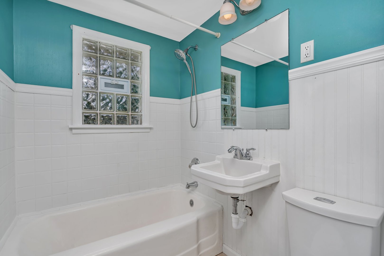 307 Bruce Road Lockport, IL 60441 - Photo 9 of 23 a bathroom with a sink toilet and shower