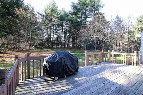 14 Boxford Road Topsfield, MA 01983 - Photo 25 of 30