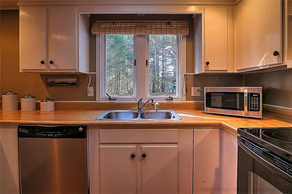 14 Boxford Road Topsfield, MA 01983 - Photo 5 of 30