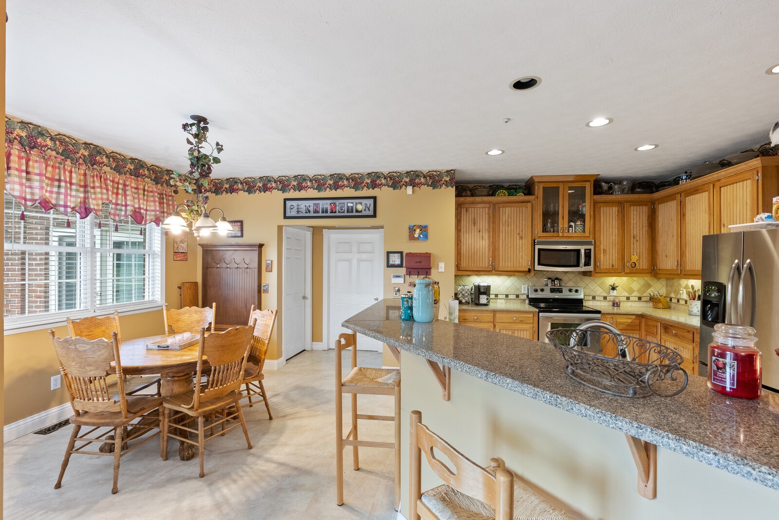7336 Chowning Road Springfield, TN 37172 - Photo 15 of 45 a view of a dining room with furniture